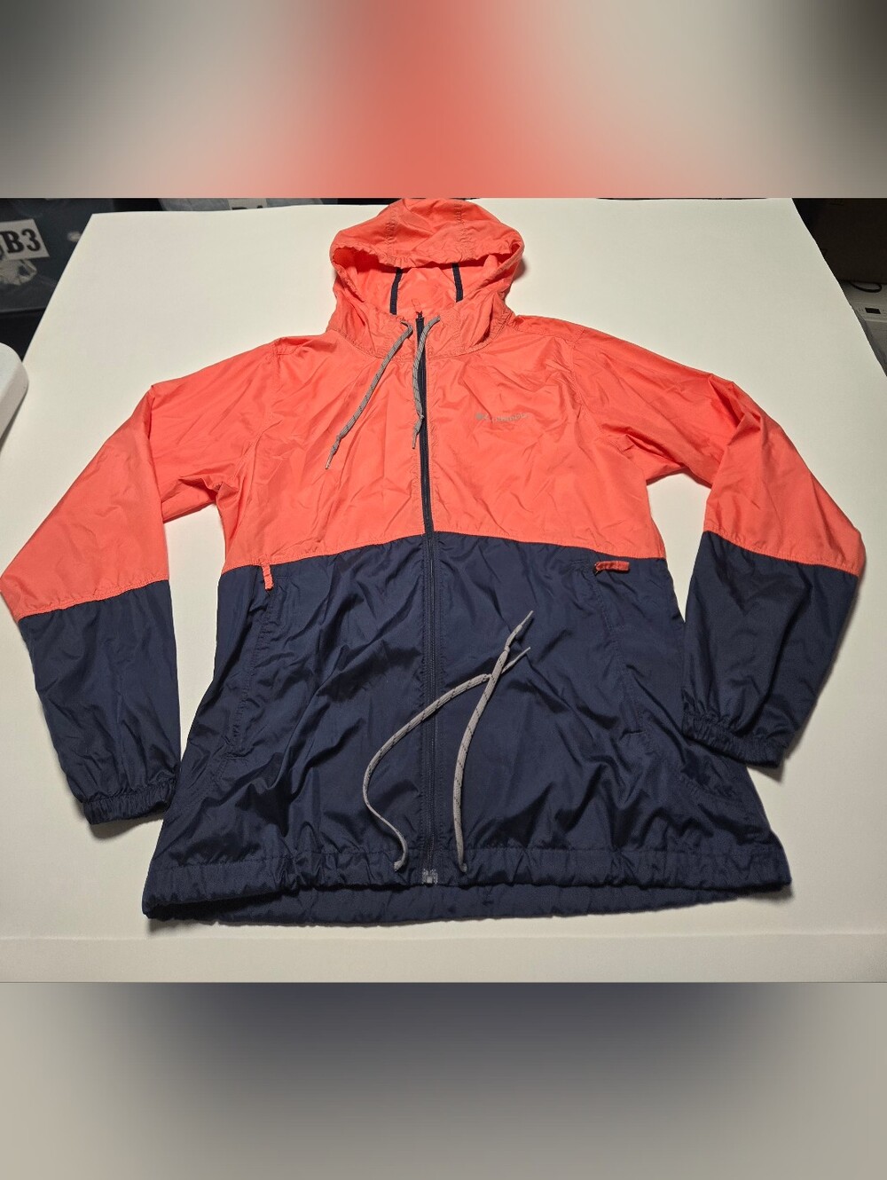 Columbia  Windbreaker Women's Medium Full Zip Lightweight Jacket Hoodie